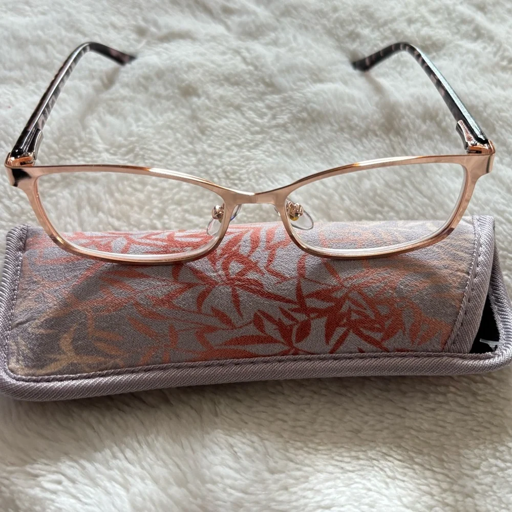 NWOT-Chic Rose Gold Glasses with Patterned Case 2.50